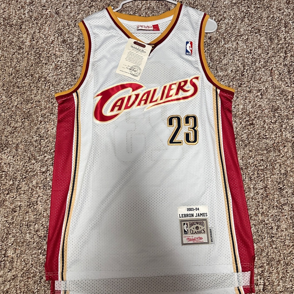 Mitchell & Ness NBA Cavaliers LeBron James white jersey